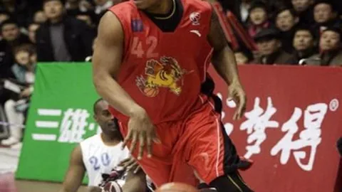 阿联酋劲旅连战连捷，阿积曼奇迹逆势求生大作战！